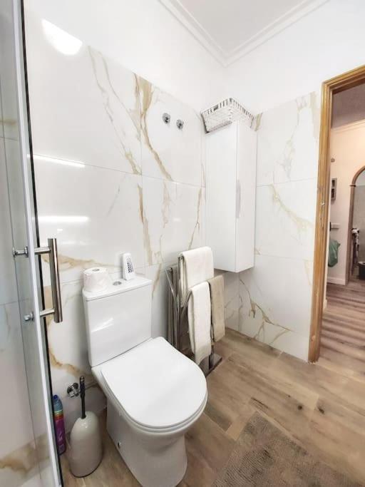 Cozy Apartment Near The Beach In Costa De Caparica Esterno foto